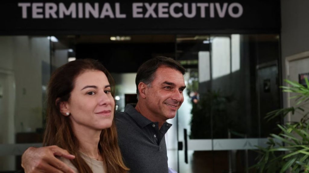 flávio bolsonaro wife